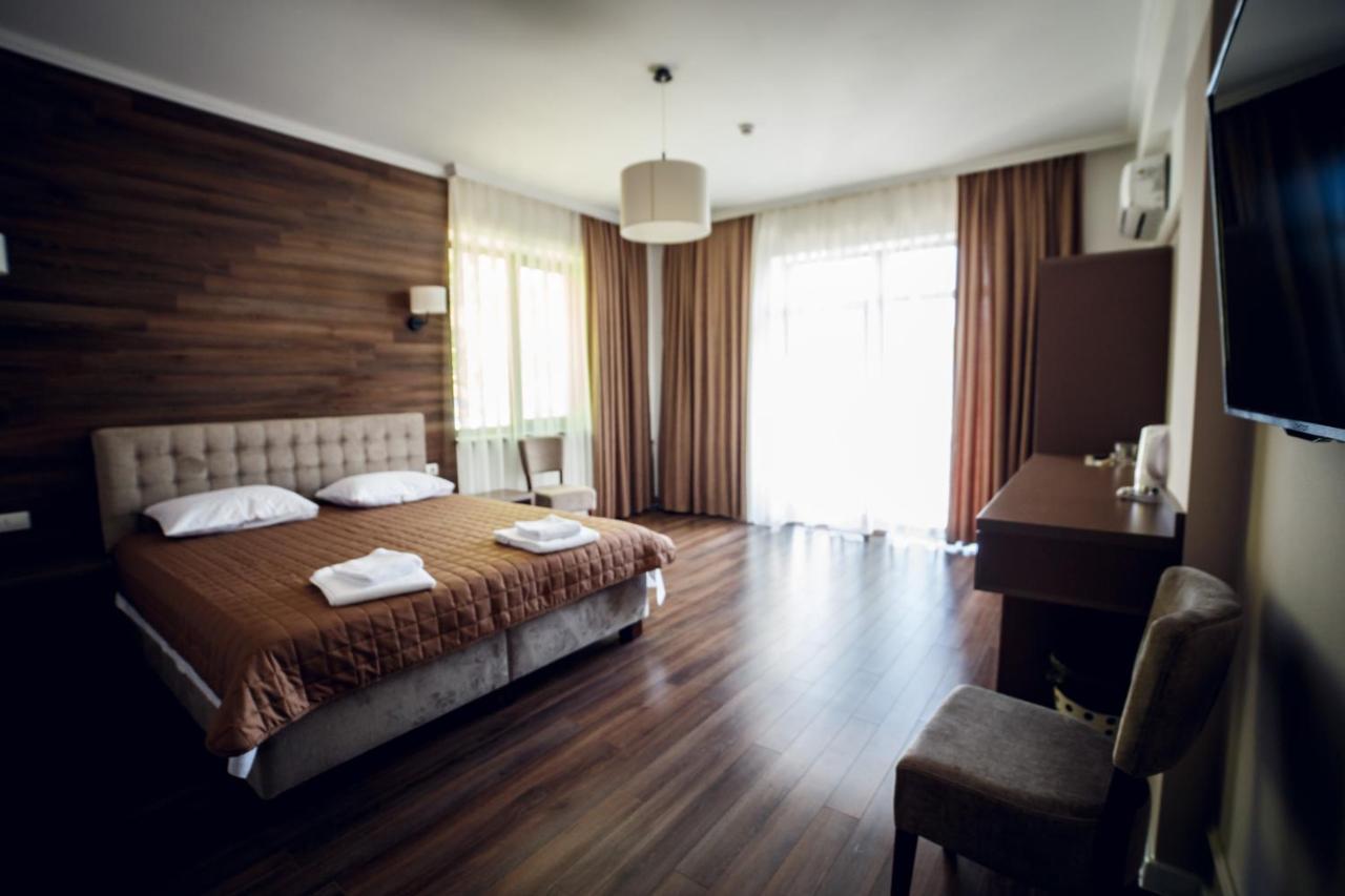 Кайзервальд Клуб Hotel การ์ปาตี ภายนอก รูปภาพ