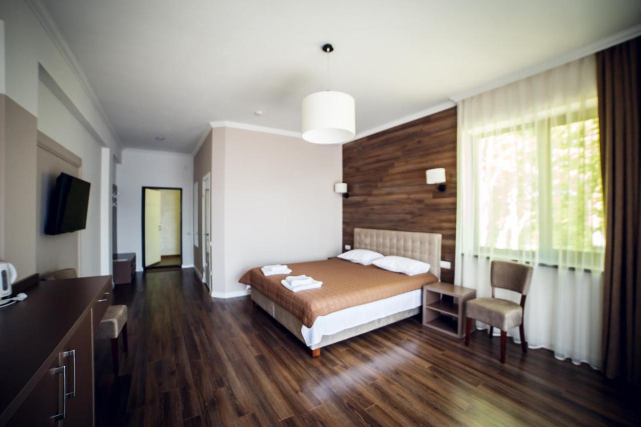Кайзервальд Клуб Hotel การ์ปาตี ภายนอก รูปภาพ