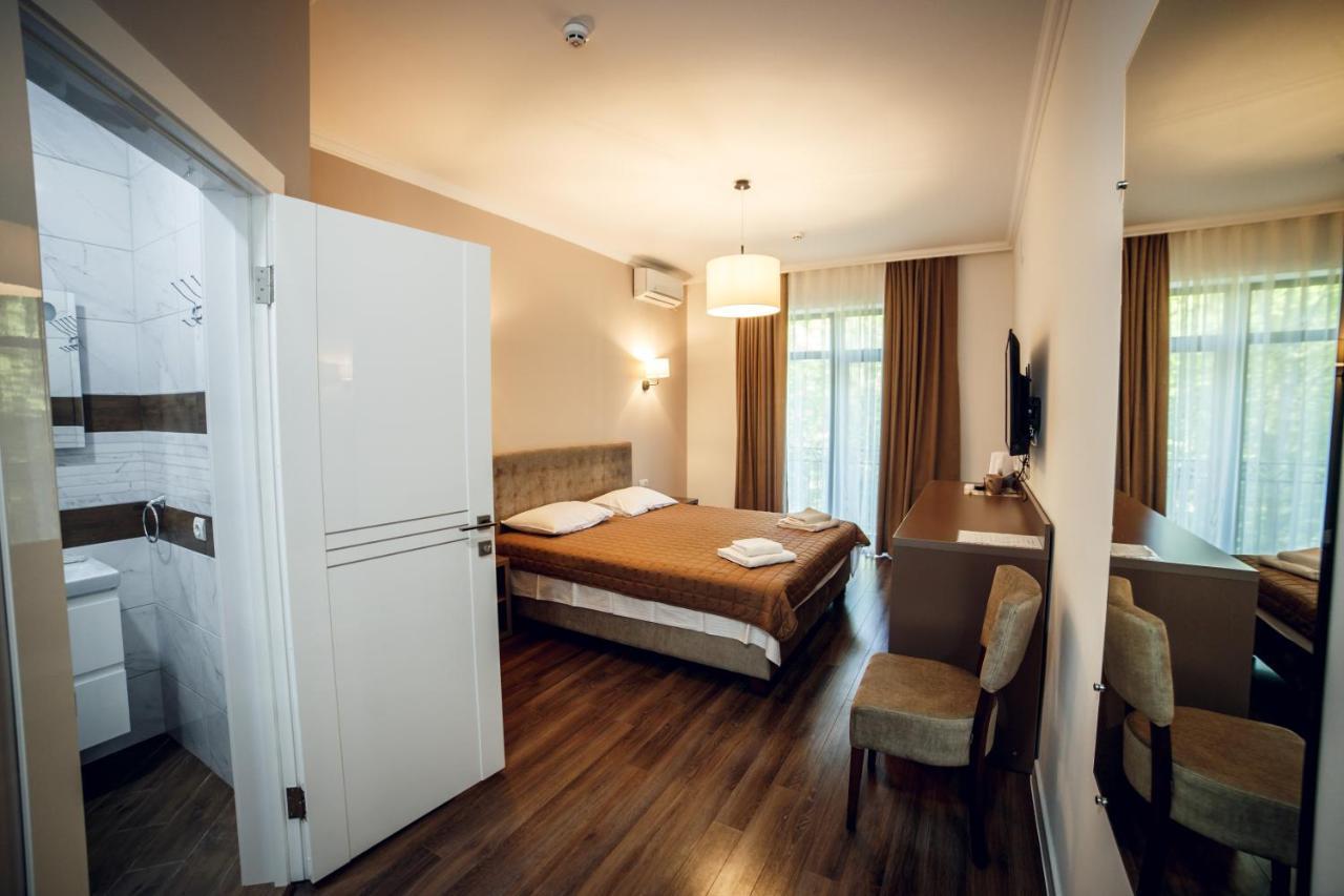 Кайзервальд Клуб Hotel การ์ปาตี ภายนอก รูปภาพ
