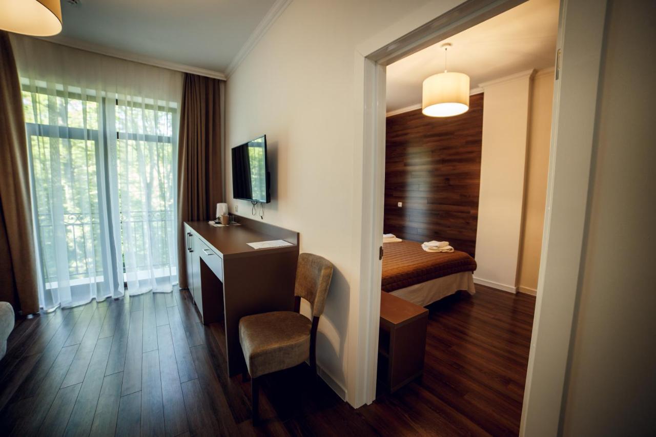 Кайзервальд Клуб Hotel การ์ปาตี ภายนอก รูปภาพ
