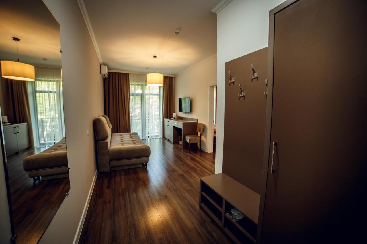 Кайзервальд Клуб Hotel การ์ปาตี ภายนอก รูปภาพ